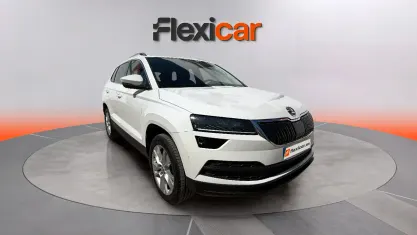 Usado Skoda Karoq Ambition 110 CV (80 kW) 2021 Blanco SUV