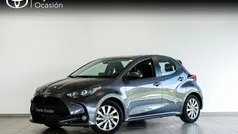 Gris Usado 2024 Toyota Yaris Hybrid Active | 23.150 € (Precio justo)