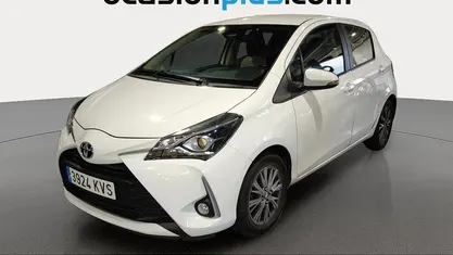 Blanco Usado 2019 Toyota Yaris Active Utilitario | 9900 € (Buen precio)