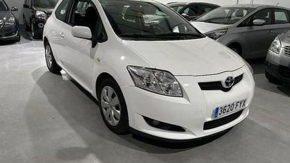 Usado Toyota Auris 90 CV (66 kW) 2007 Blanco Utilitario