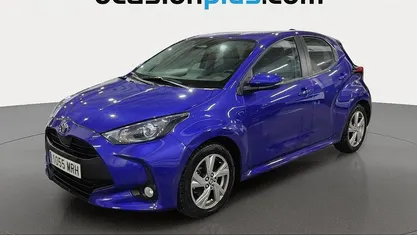 Usado Toyota Yaris Hybrid Active 116 CV (85 kW) 2024 Azul Utilitario
