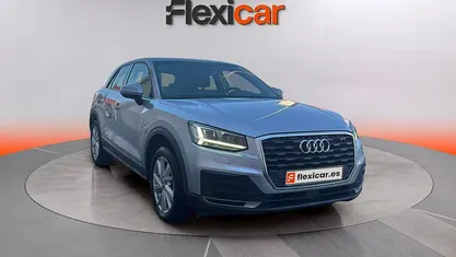 Usado Audi Q2 Advanced Plus 116 CV (85 kW) 2020 Gris SUV
