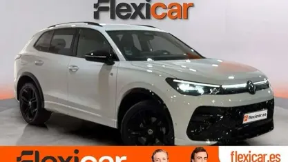 Käytetty VW Tiguan R-line 150 HP (110 kW) 2024 Valkoinen Katumaasturi