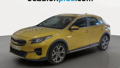 Usado Kia XCeed 160 CV (117 kW) 2022 Amarillo SUV