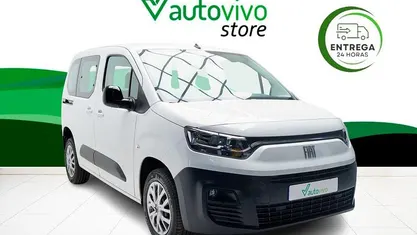 Blanco Usado 2024 Fiat Doblò Feel Monovolumen | 22.900 € (Precio justo)