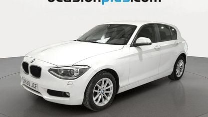 Begagnad BMW 118 143 HK (105 kW) 2015 Vit Halvkombi