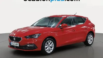 Usado Seat Leon Style 110 CV (80 kW) 2024 Rojo Utilitario