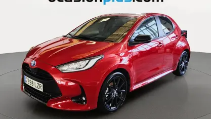 Usado Toyota Yaris Style 116 CV (85 kW) 2022 Rojo Utilitario