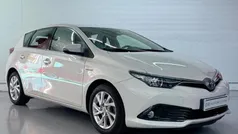 Blanco Usado 2017 Toyota Auris Hybrid Advance Utilitario | 14.100 € (Precio justo)