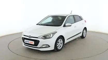 Usado Hyundai i20 Active 100 CV (73 kW) 2017 Blanco Berlina