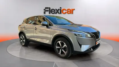 Begagnad Nissan Qashqai N-Connecta 140 HK (102 kW) 2023 Grå SUV