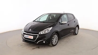 Usado Peugeot 208 Signature Sky 82 CV (60 kW) 2019 Negro Utilitario