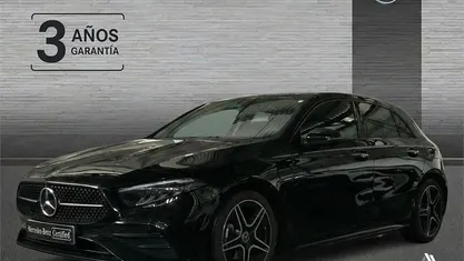 Usado Mercedes A180 AMG line 136 CV (100 kW) 2025 Negro noche Berlina