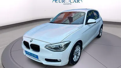 Usado BMW 118 Sport Line 170 CV (125 kW) 2011 Blanco Utilitario