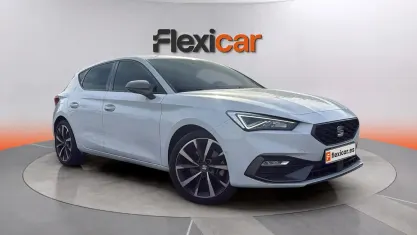 Usado Seat Leon Style 131 CV (96 kW) 2022 Blanco Berlina