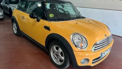 Amarillo Usado 2009 Mini Cooper D Clubman Familiar | 6995 €