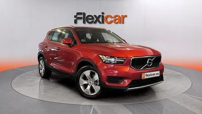 Käytetty Volvo XC40 Momentum 150 HP (110 kW) 2019 Punainen Katumaasturi