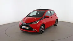 Rojo Usado 2017 Toyota Aygo X-wave Utilitario | 9999 € (Buen precio)