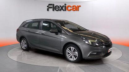 Usado Opel Astra Innovation 150 CV (110 kW) 2019 Gris Familiar