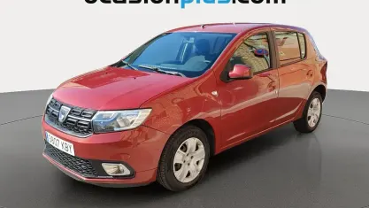 Usado Dacia Sandero Lauréate 90 CV (66 kW) 2017 Rojo Utilitario