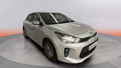 Gris Usado 2018 Kia Rio Berlina | 9990 € (Buen precio)