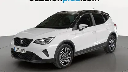 Usado Seat Arona Style 110 CV (80 kW) 2023 Blanco SUV