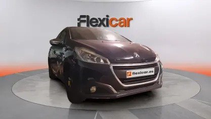 Usado Peugeot 208 Access 82 CV (60 kW) 2016 Negro Utilitario