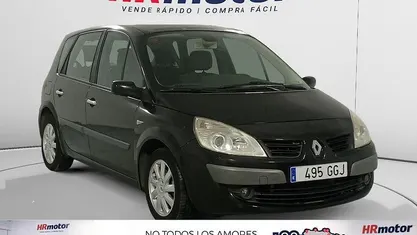 Usado Renault Scénic II Dynamique 106 CV (77 kW) 2008 Monovolumen