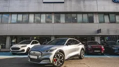 Plata Usado 2023 Ford Mustang Mach-E Premium SUV | 63.900 €