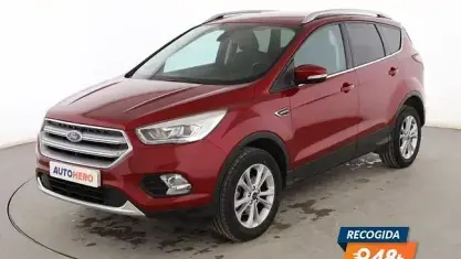 Usado Ford Kuga Titanium 150 CV (110 kW) 2017 Rojo SUV