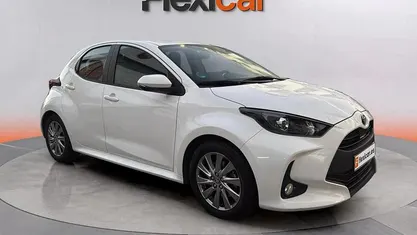Usado 2022 Toyota Yaris Hybrid Active Berlina | 14.990 € (Buen precio)