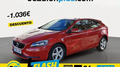 Usado Volvo V40 Kinetic 120 CV (88 kW) 2016 Rojo Utilitario