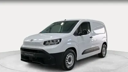 Usado Toyota Proace City City 100 kW (136 CV) 2025 Blanco Monovolumen