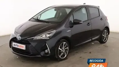 Usado Toyota Yaris Hybrid 101 CV (74 kW) 2019 Negro Berlina