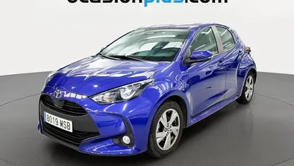 Usado Toyota Yaris Hybrid Active 116 CV (85 kW) 2024 Azul Utilitario