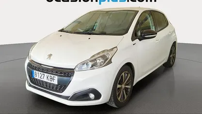 Usado Peugeot 208 Style 82 CV (60 kW) 2017 Blanco Utilitario
