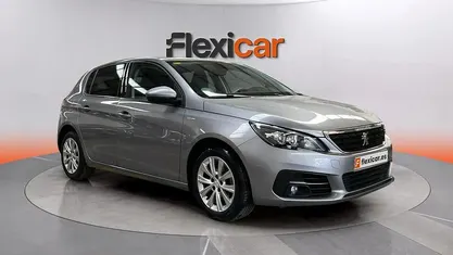 Usado Peugeot 308 Style 100 CV (73 kW) 2018 Gris Berlina