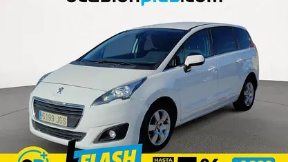 Usado Peugeot 5008 Active 115 CV (84 kW) 2015 Monovolumen