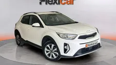 Blanco Usado 2023 Kia Stonic SUV | 13.490 € (Precio justo)