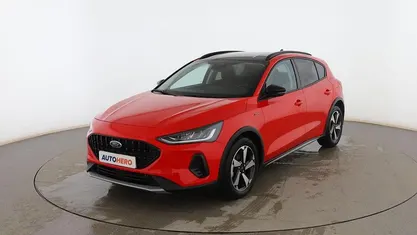 Rojo Usado 2023 Ford Focus Active X Berlina | 21.899 € (Precio justo)