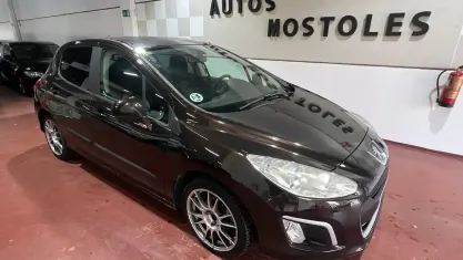 Usado Peugeot 308 Active 92 CV (67 kW) 2012 Marrón