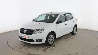Usado Dacia Sandero 90 CV (66 kW) 2016 Blanco Berlina