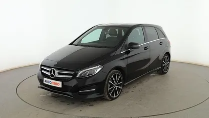 Usado Mercedes B180 Urban 110 CV (80 kW) 2018 Negro Monovolumen