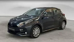 Negro Usado 2024 Toyota Yaris Hybrid Active Berlina | 22.950 € (Precio justo)