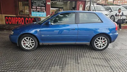 Azul Usado 2002 Audi A3 Attraction Utilitario | 3500 € (Precio justo)