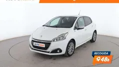 Blanco Usado 2019 Peugeot 208 Signature Sky Utilitario | 8799 € (Buen precio)