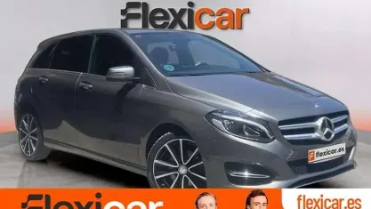 Usado Mercedes B200 139 CV (102 kW) 2017 Gris Utilitario