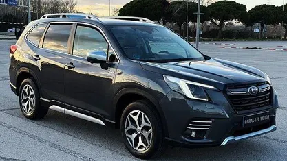 Usado Subaru Forester 151 CV (111 kW) 2022 Gris / plata SUV