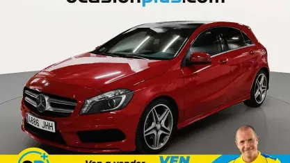 Usado Mercedes A180 AMG line 109 CV (80 kW) 2015 Rojo Utilitario