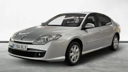Usado Renault Laguna III Dynamique 140 CV (102 kW) 2009 Gris / plata Berlina